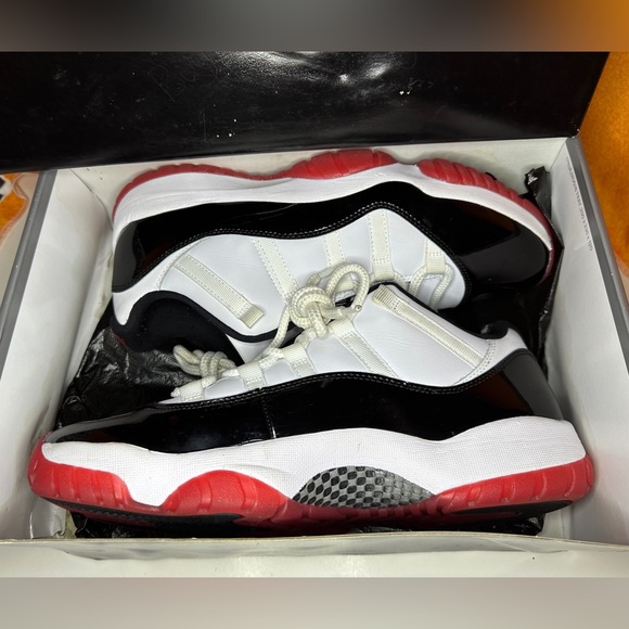 Jordan 11 Retro Low Concord-Bred Size 11M Pre-loved - Picture 2 of 7